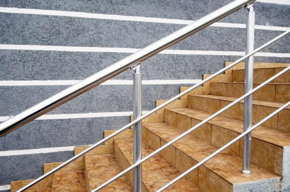 Entreprise pour la fabrication et pose de rampes sur escalier existant 