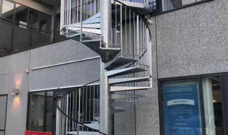 Pose et Installation d'un escalier hélicoïdal exterieur à Villefranche sur saône